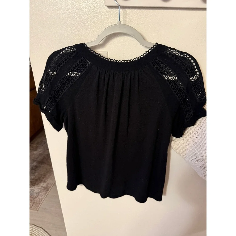 Skies are Blue simple black cotton‎ burnout lace blouse sm classic puff sleeve